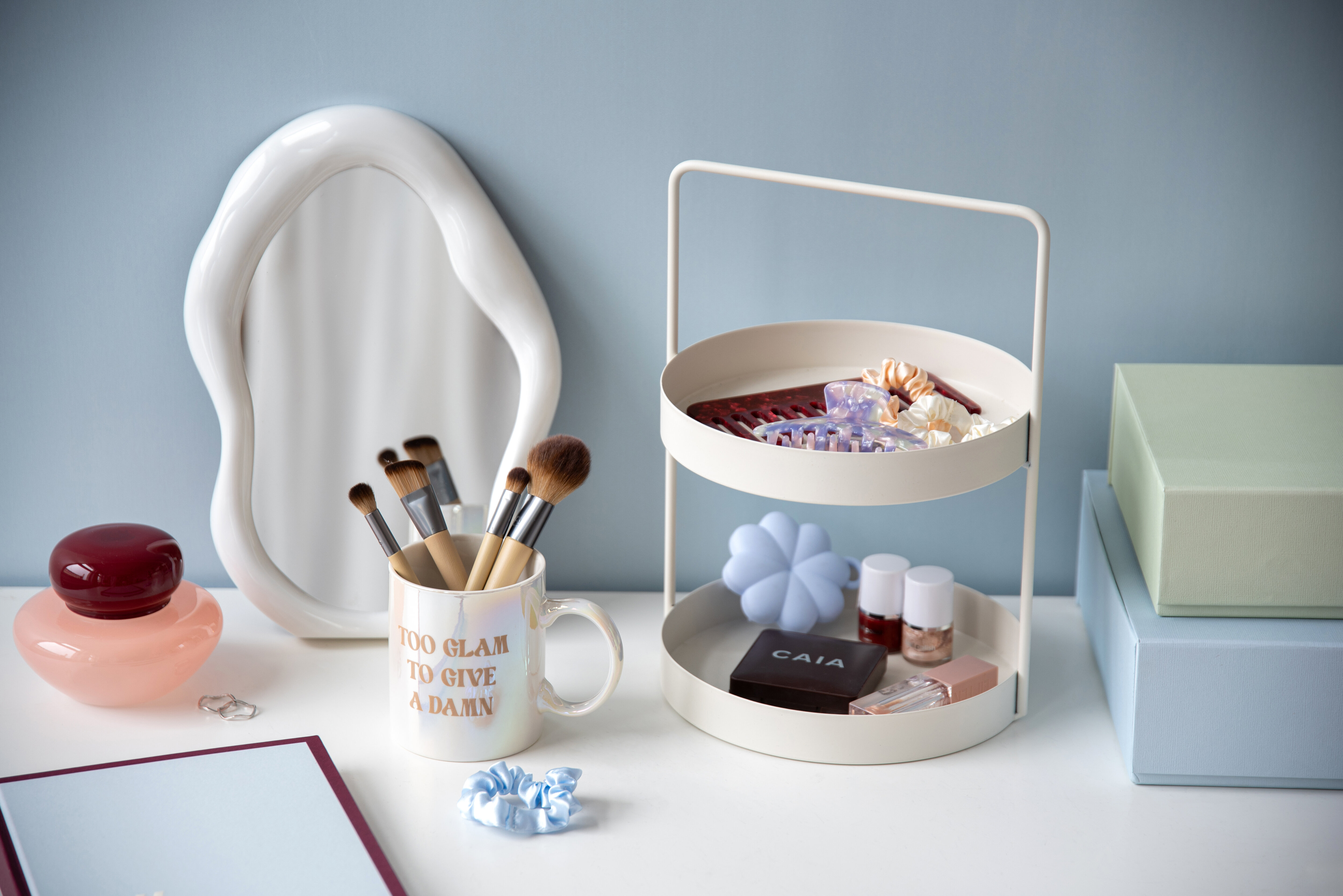 Inredningsdetaljer för badrum eller sminkhörna