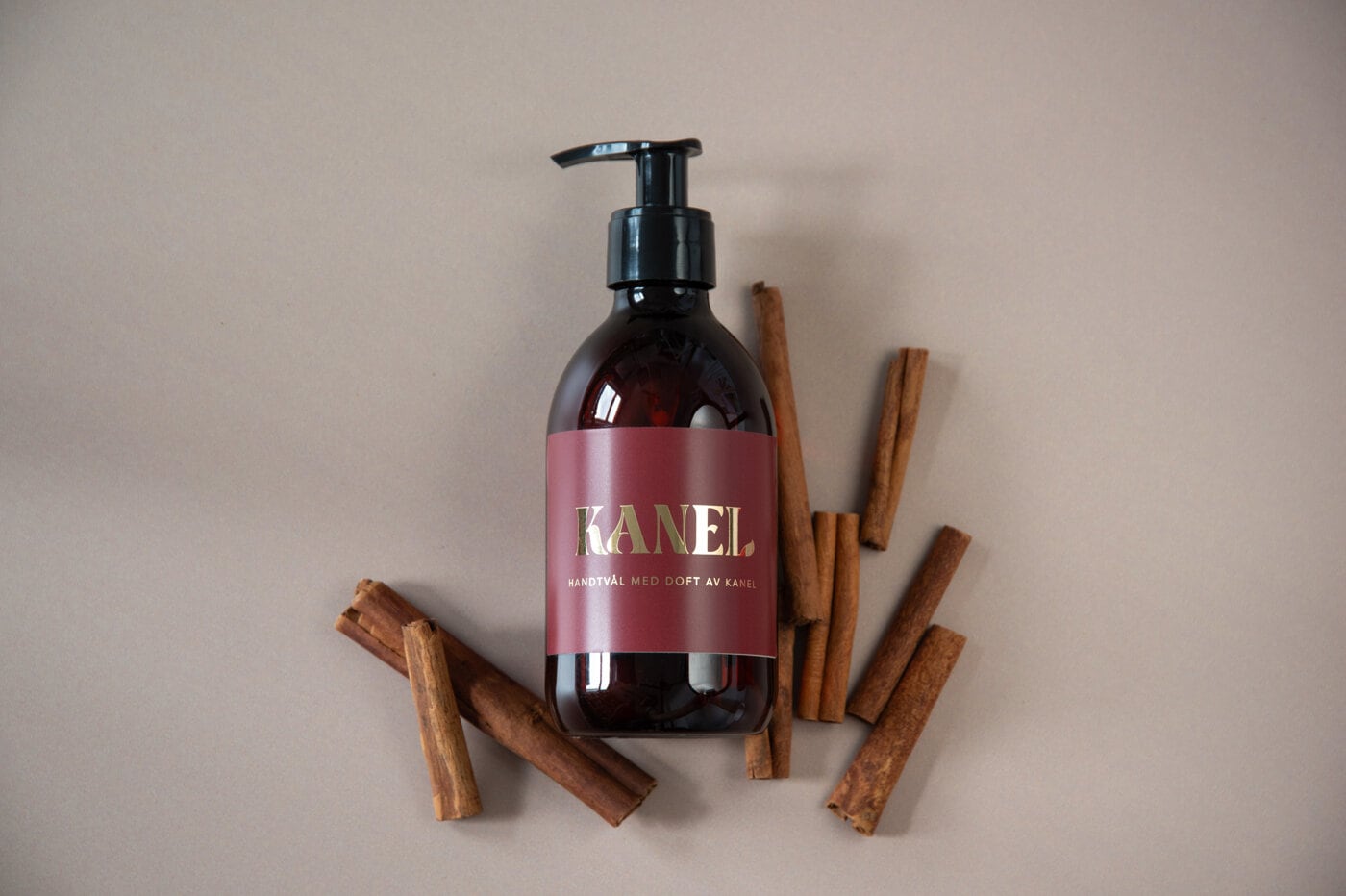 Handtvål mot mörk bakgrund