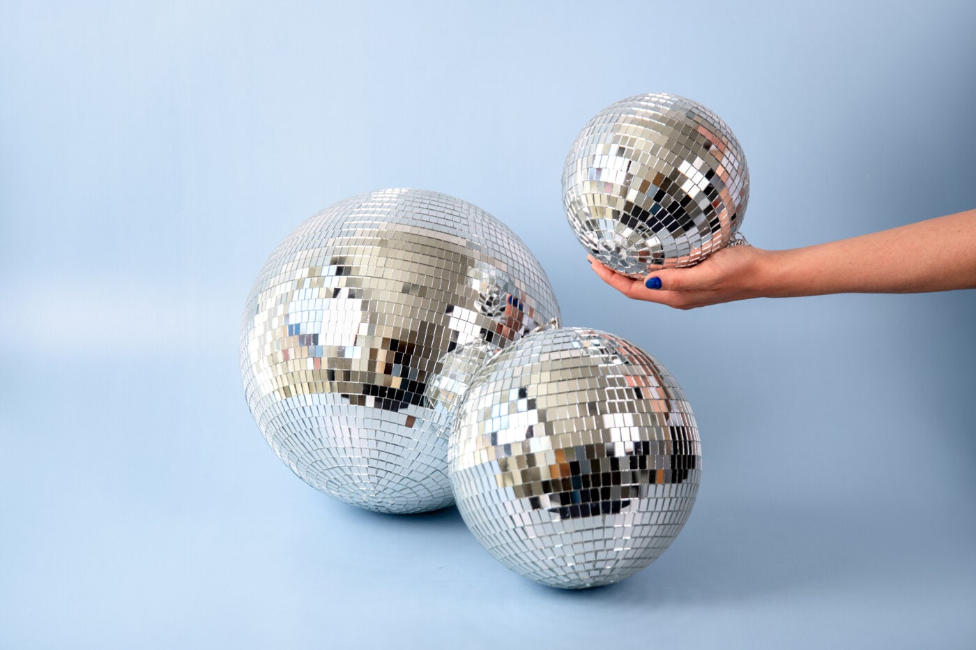 Discokulor med ljusblå bakgrund