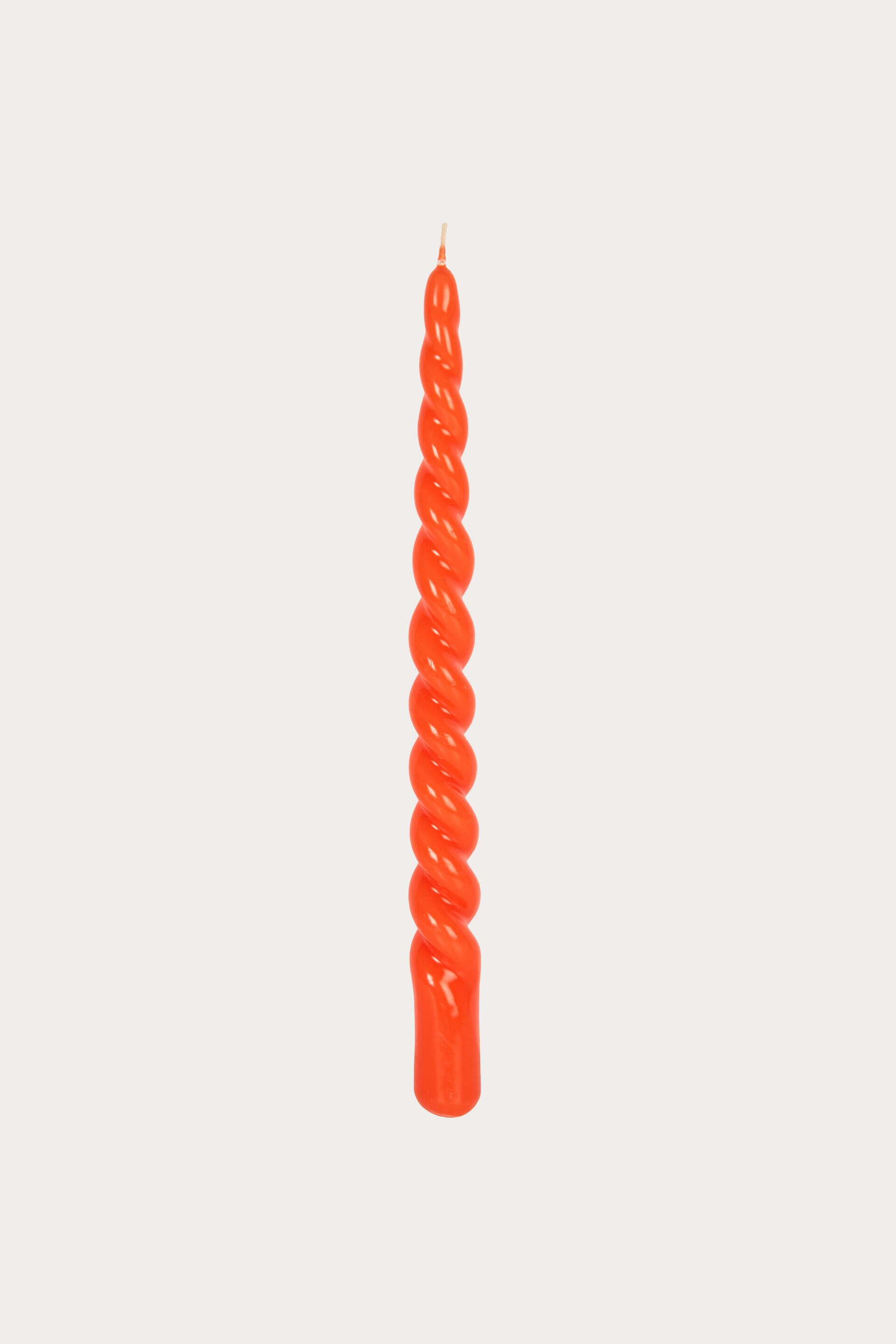Ljus TWISTED ORANGE LACKAD