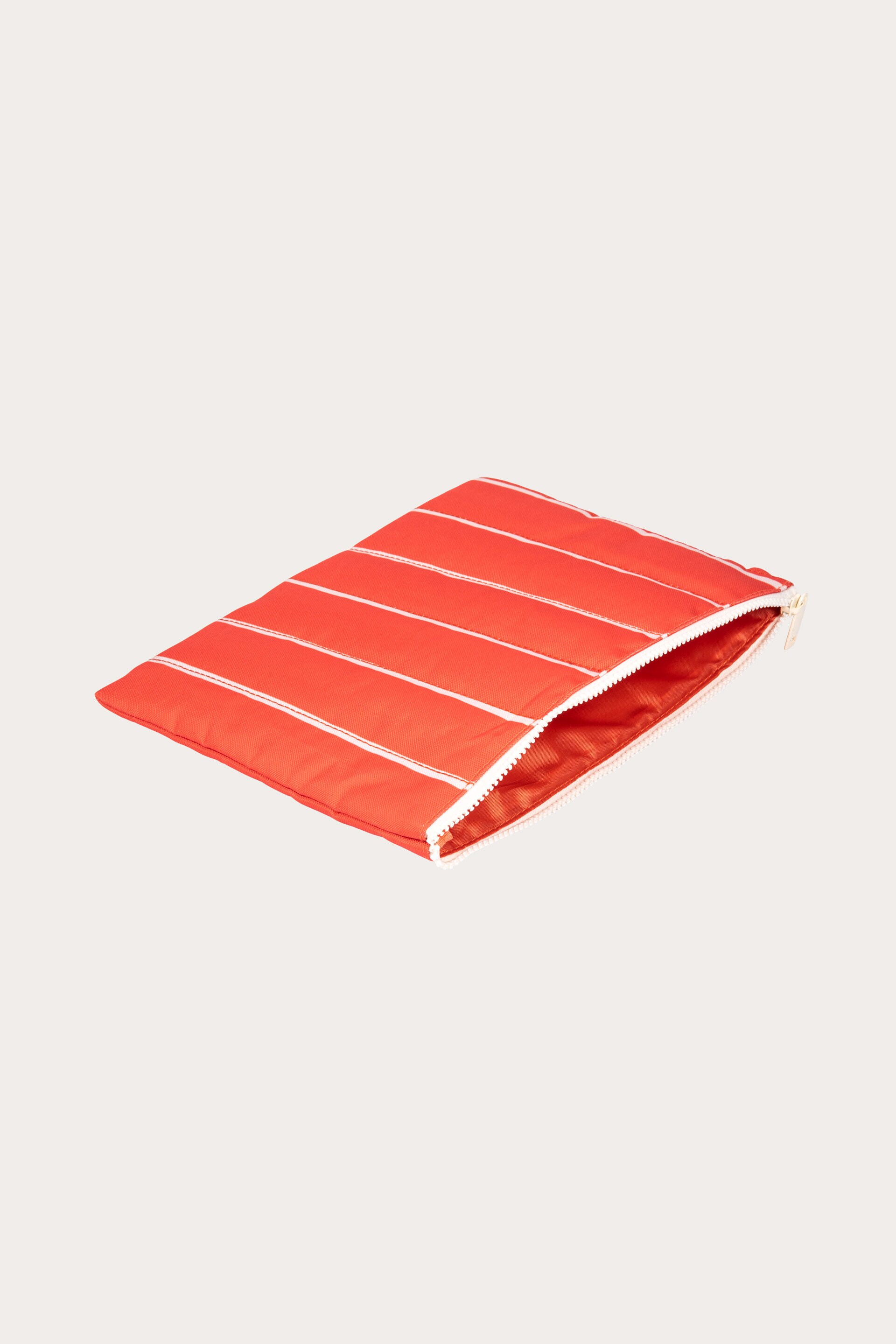 Quiltad pouch STRIPE