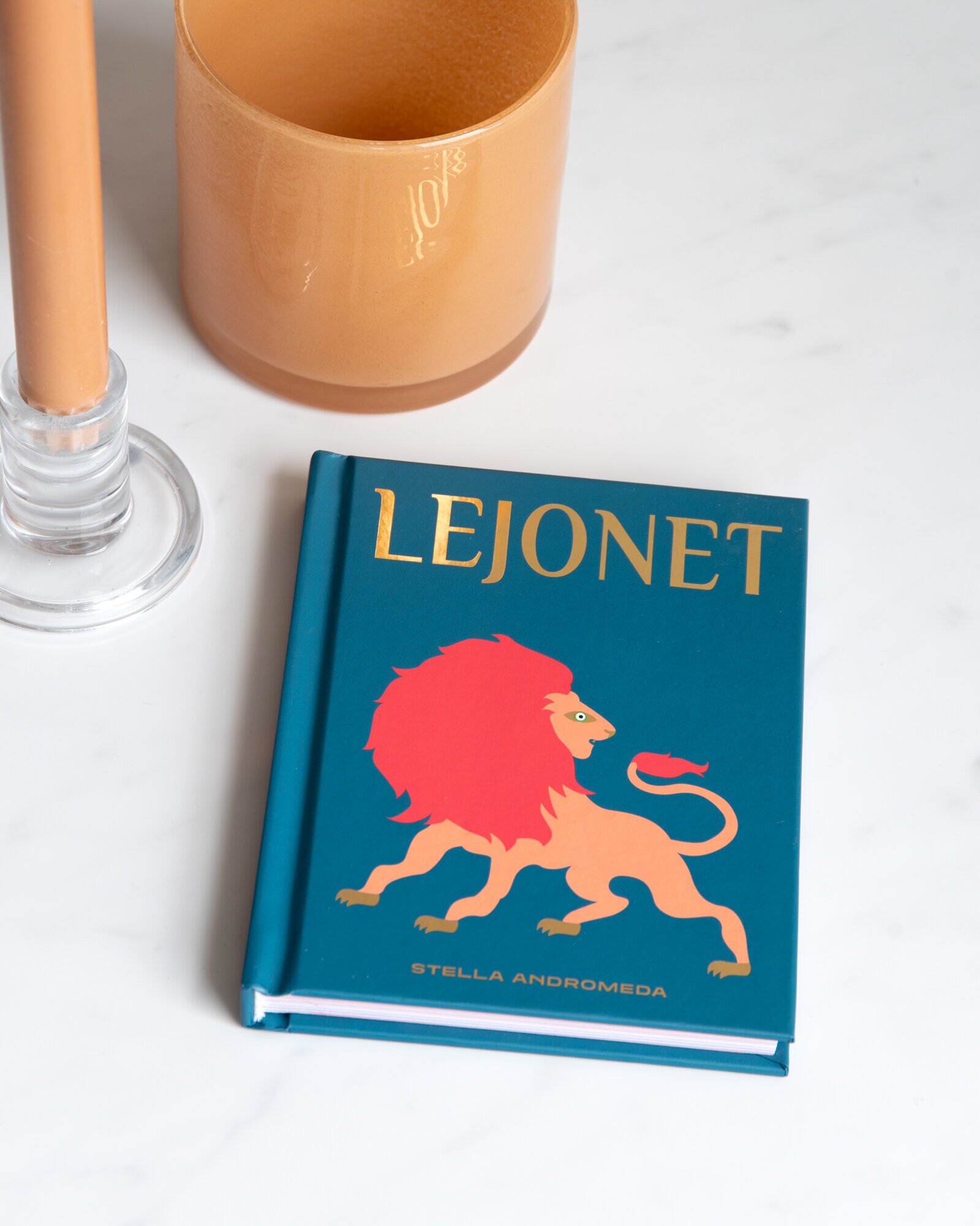 Presentbok LEJONET