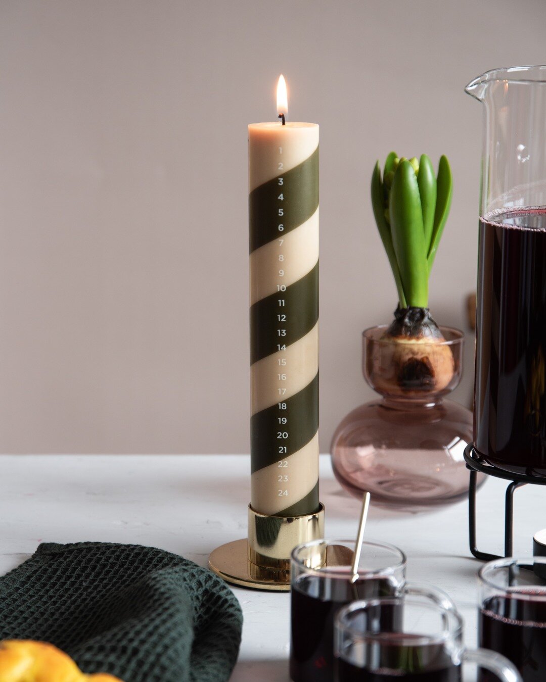 Stearinljus COUNTDOWN POLKA GRÖN/BEIGE