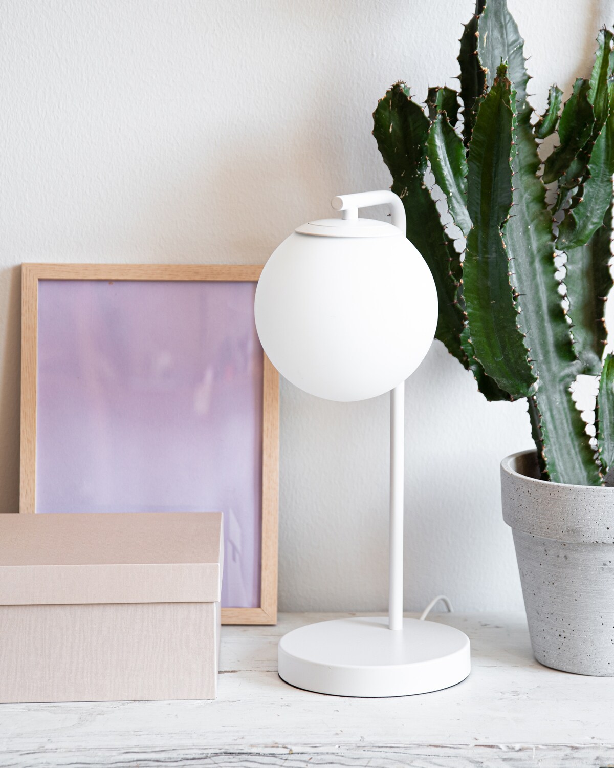 Bordslampa GLOB VIT