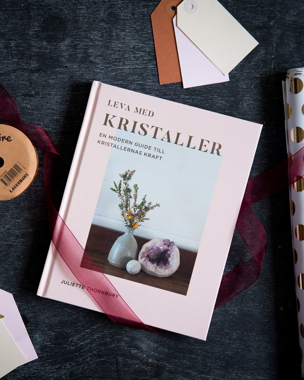 Presentbok LEVA MED KRISTALLER