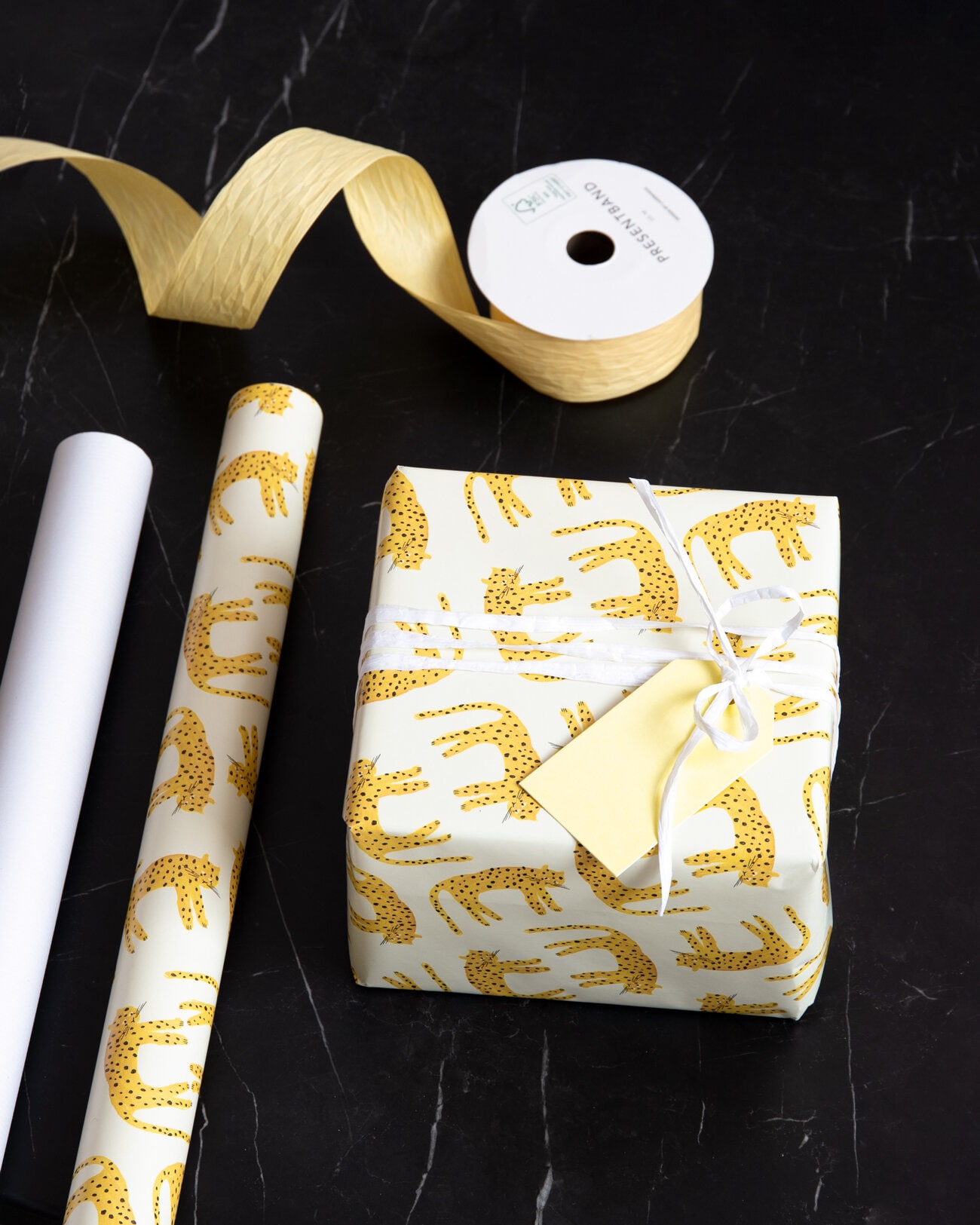 Presentpapper LEO