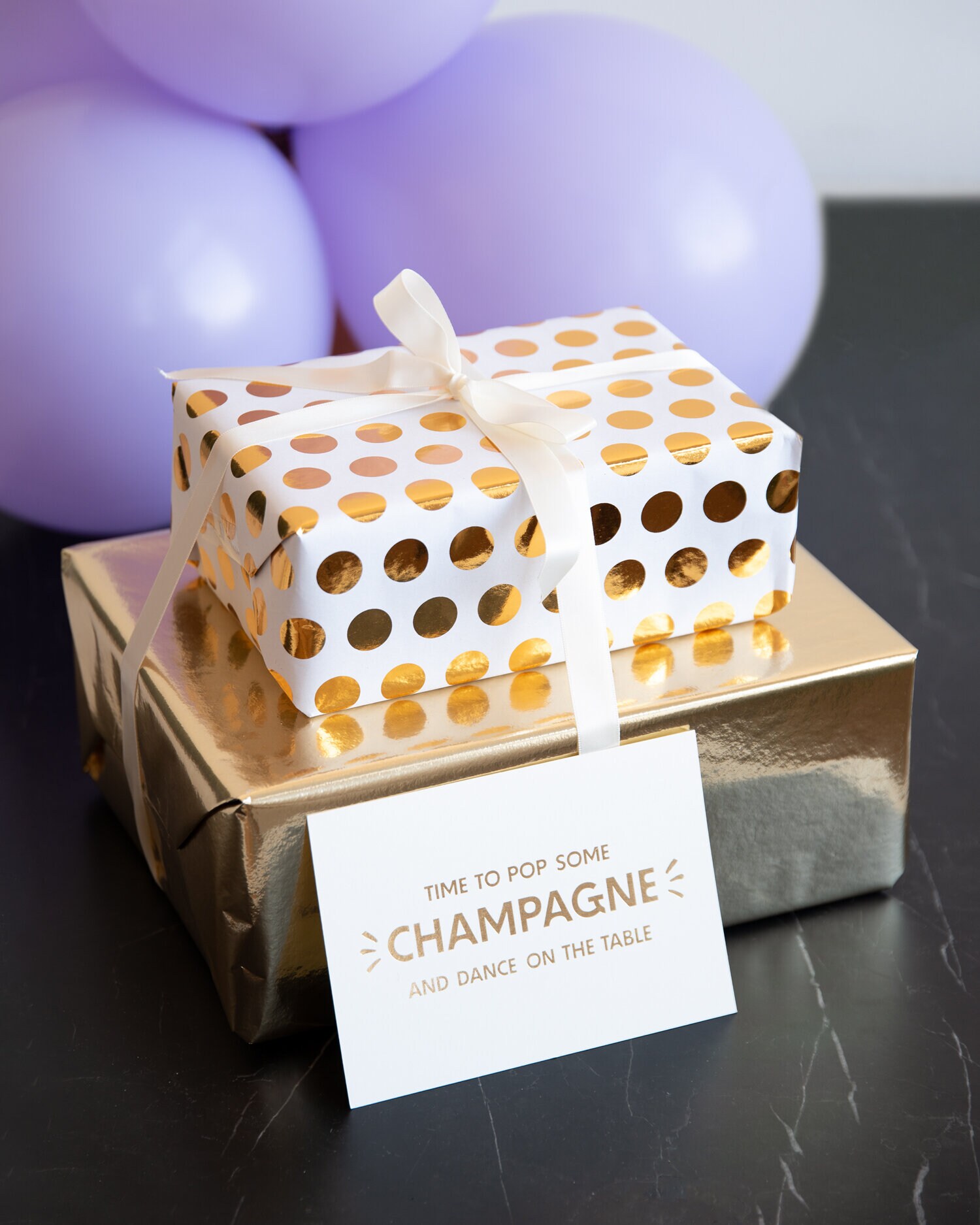 Presentpapper KALAS VIT/GULD