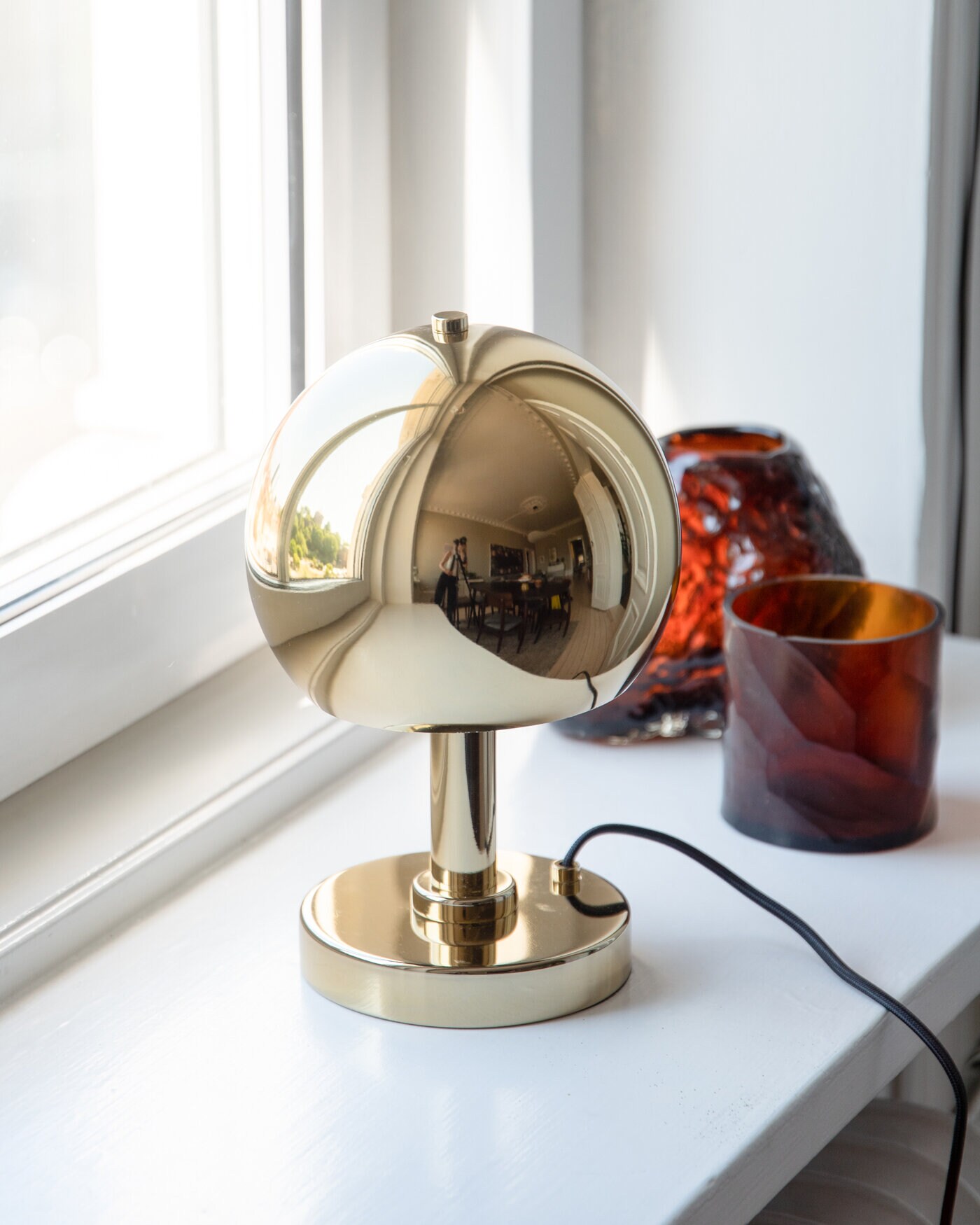 Bordslampa KICK GLOBE GULD